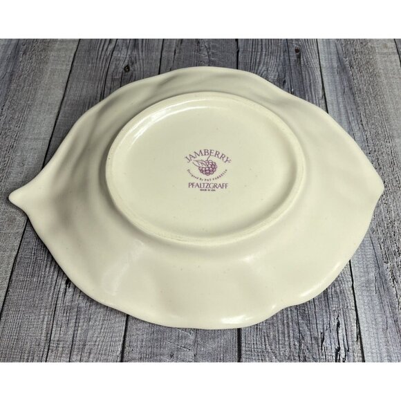 Retired Pfaltzgraff Jamberry Holiday Leaf Dish Christmas Design - Picture 4 of 5